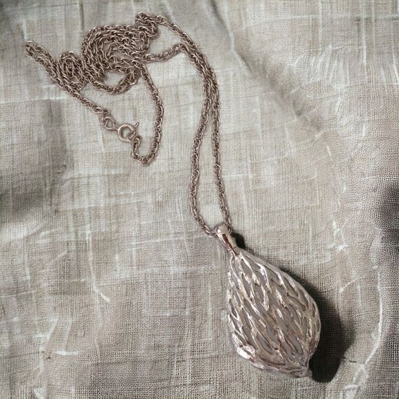 Modernist Necklace Open Work Teardrop Pendant Chunky Silver Tone Diamond Cut - Picture 11 of 16